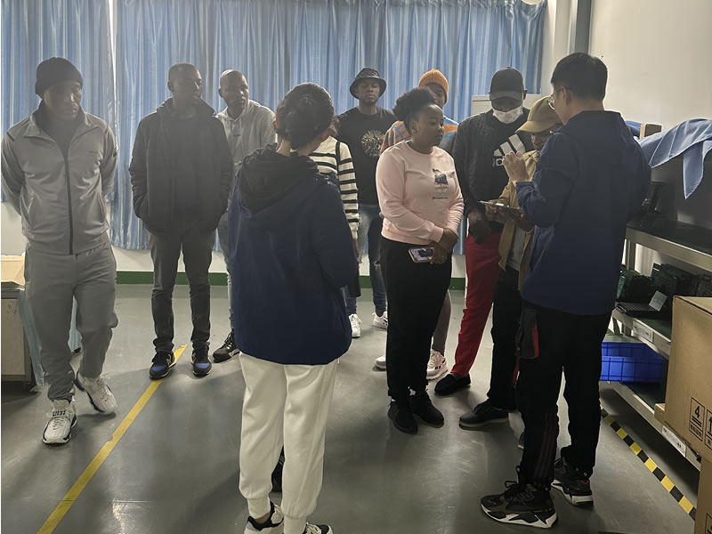 綿陽非洲留學生團參訪我司工廠，共促中外國際交流與商務合作新篇章！6.jpg