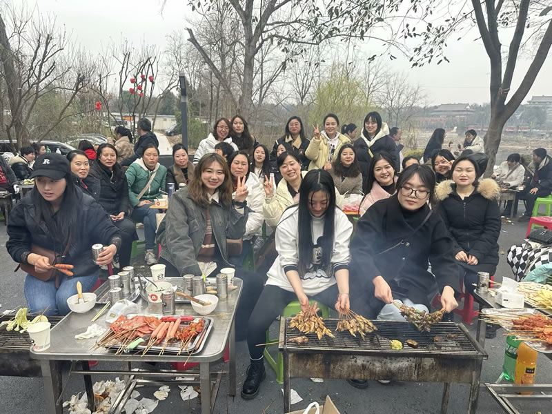 綿陽市先鋒醫(yī)療器械有限公司—— 慶?！?.8婦女節(jié)”，共赴燒烤盛宴，致敬巾幗風采2.jpg